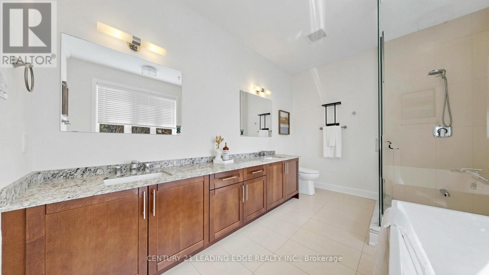 27 Poplar Drive, Richmond Hill, Ontario  L4E 2Y4 - Photo 35 - N12977244