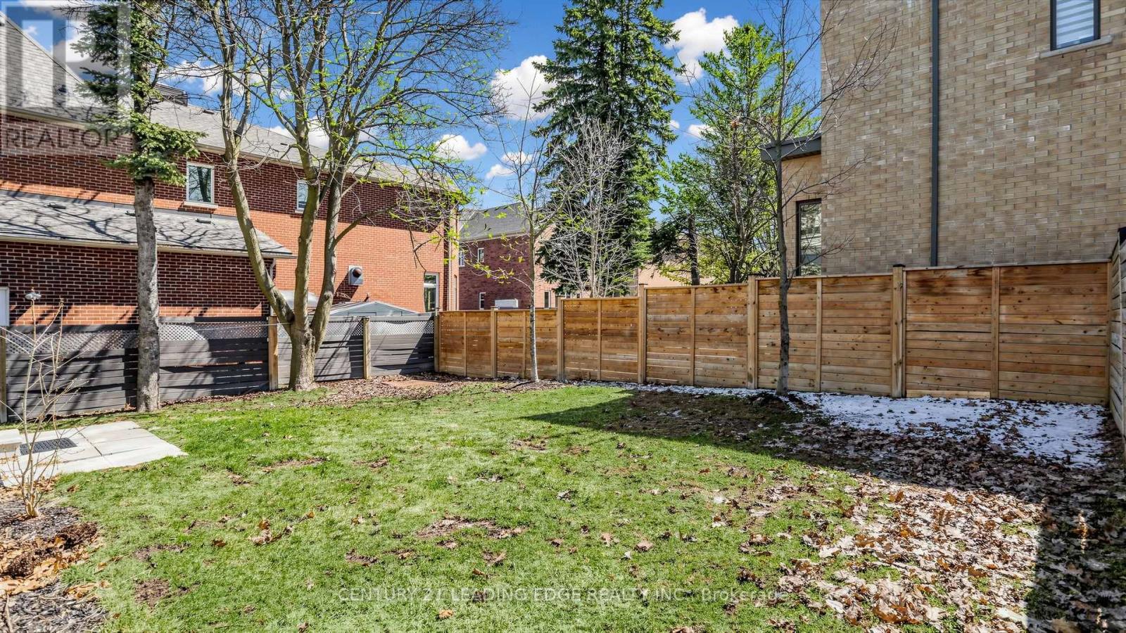 27 Poplar Drive, Richmond Hill, Ontario  L4E 2Y4 - Photo 43 - N12977244