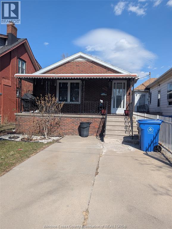 856 PILLETTE ROAD, Windsor, Ontario