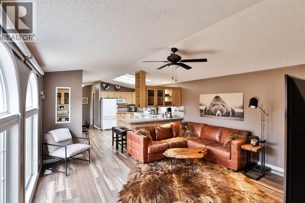 3315 31 Street S, Lethbridge, Alberta  T1K 7K3 - Photo 2 - A2298271