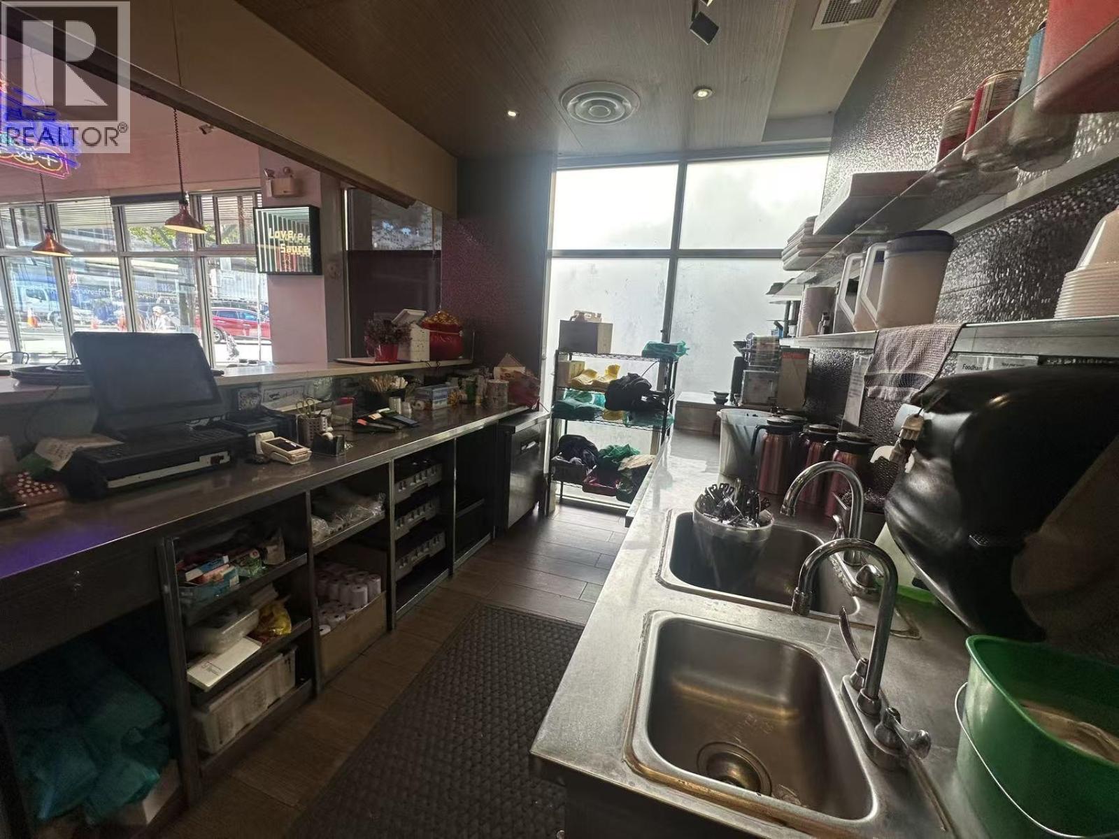 E 4877 Kingsway, Burnaby, British Columbia V5H 4T6 - Photo 8 - C8075838