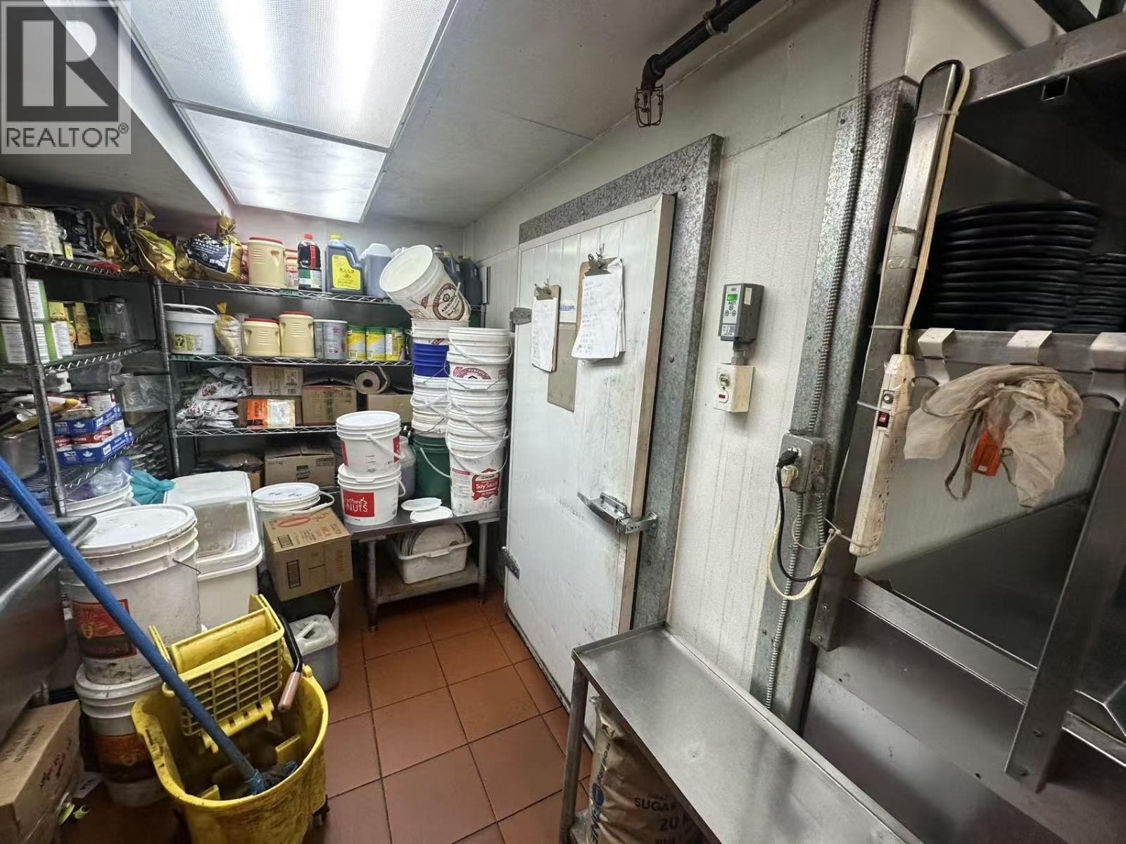 E 4877 Kingsway, Burnaby, British Columbia V5H 4T6 - Photo 5 - C8075838