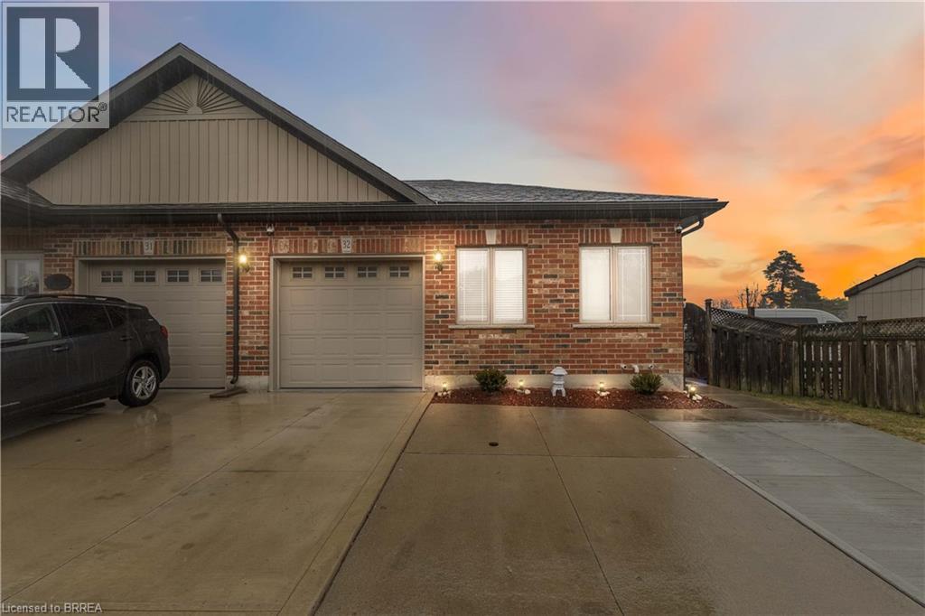 1038 COLBORNE Street Unit# 32, Brantford, Ontario