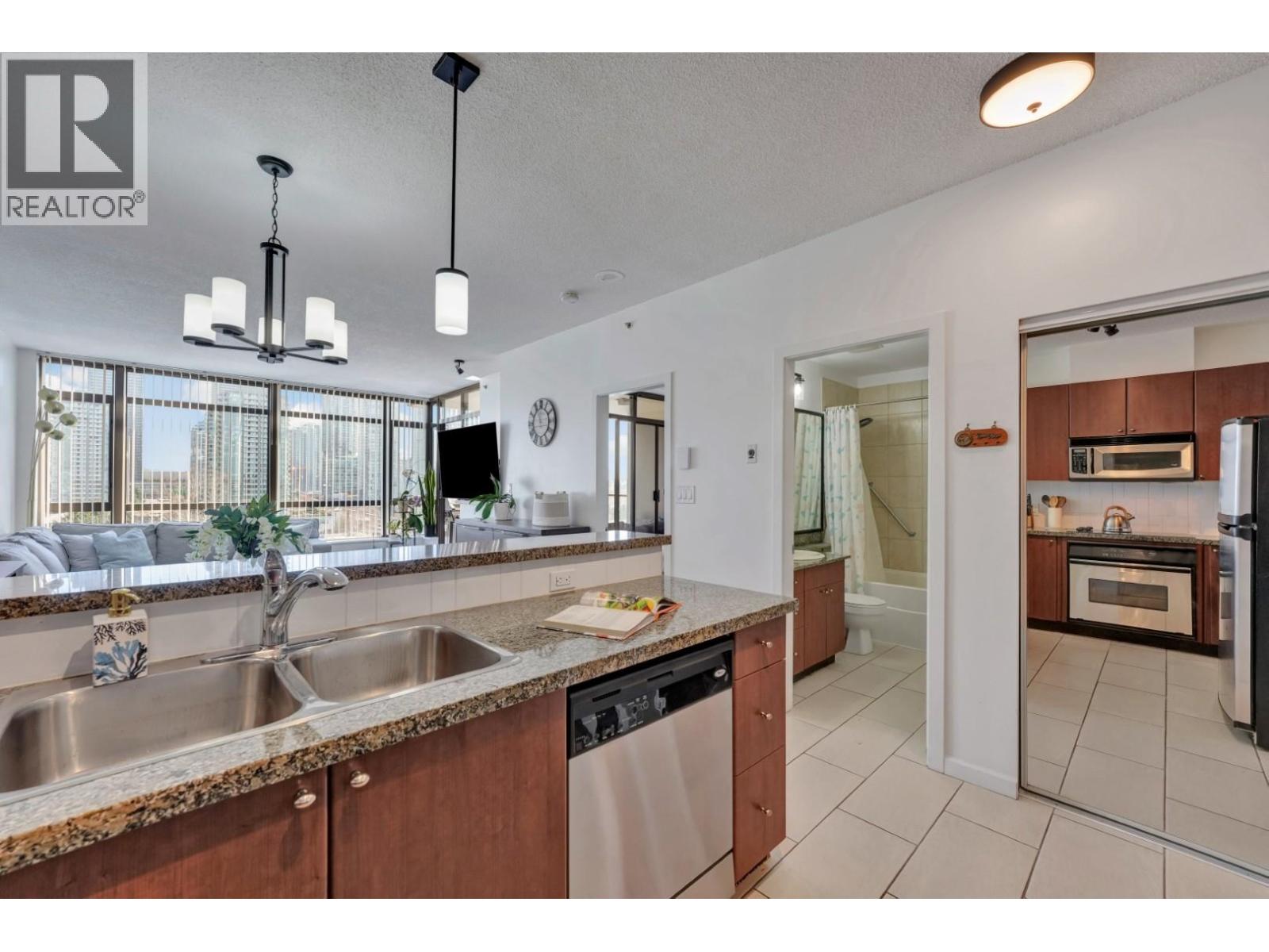 1105 4132 Halifax Street, Burnaby, British Columbia V5C 6V1 - Photo 4 - R3109417