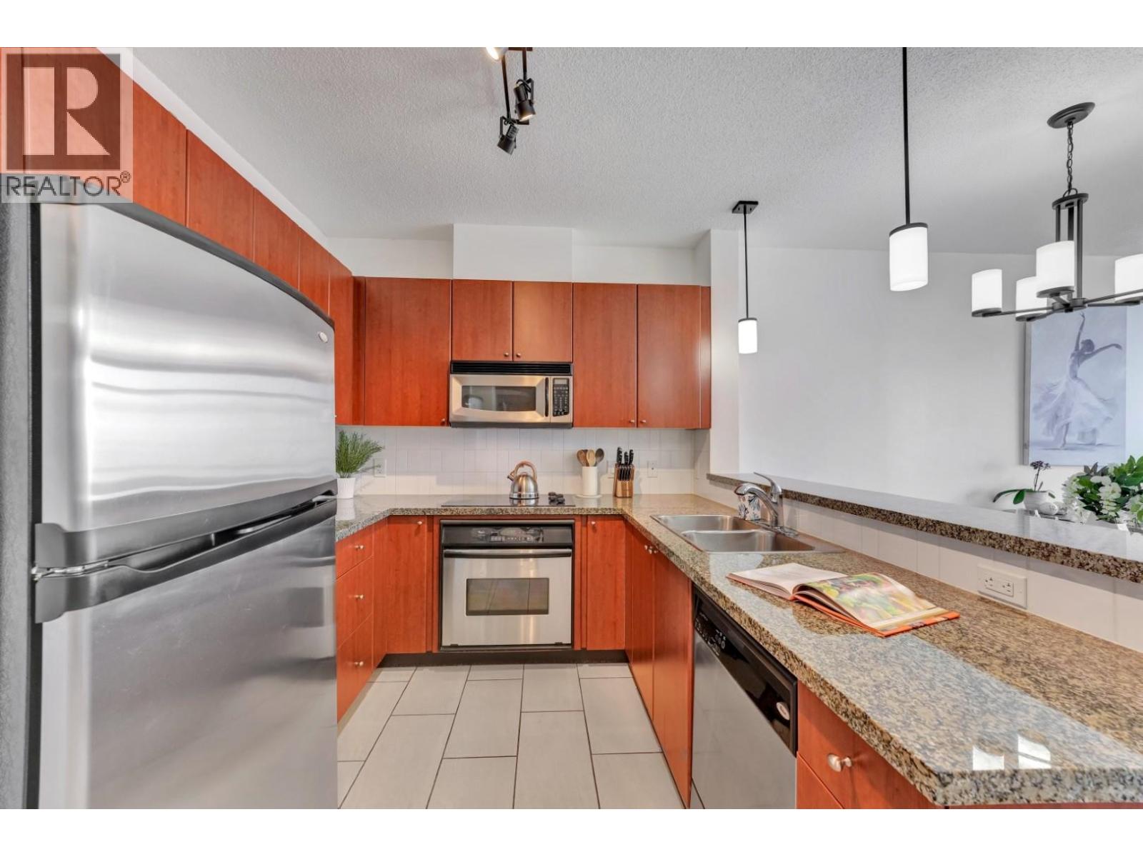 1105 4132 Halifax Street, Burnaby, British Columbia V5C 6V1 - Photo 3 - R3109417