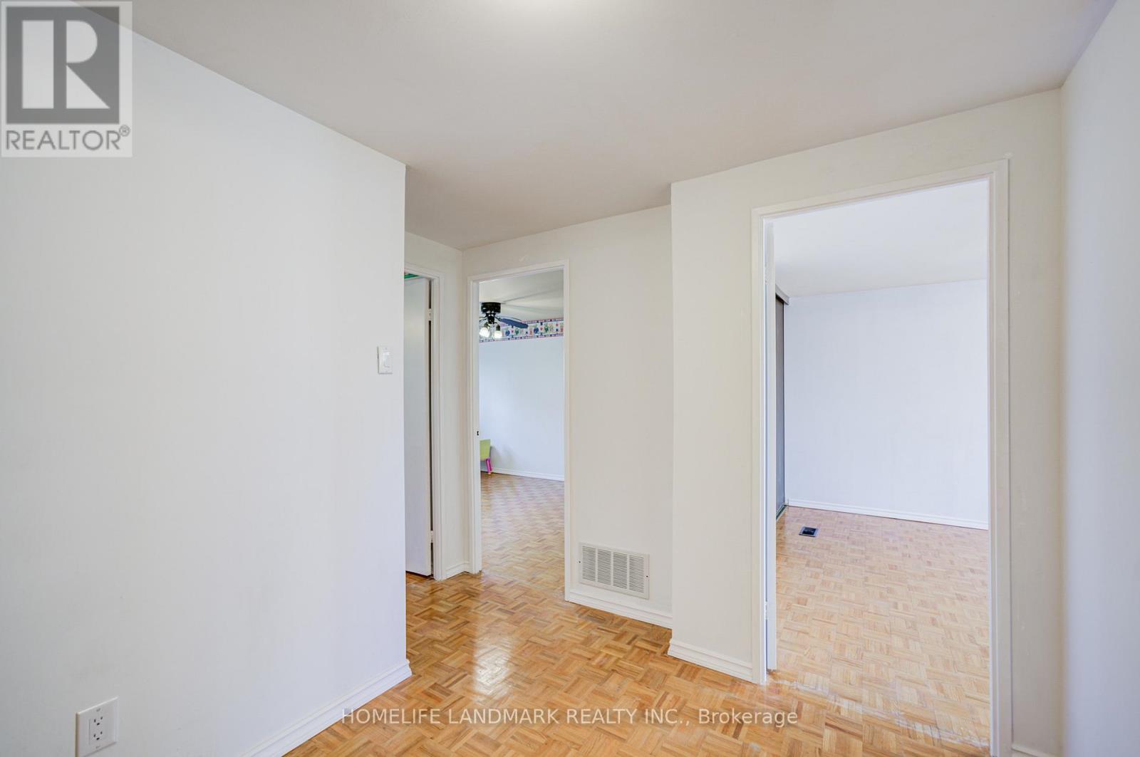 3025 Bridletowne Circle, Toronto, Ontario  M1W 2C9 - Photo 24 - E12980552