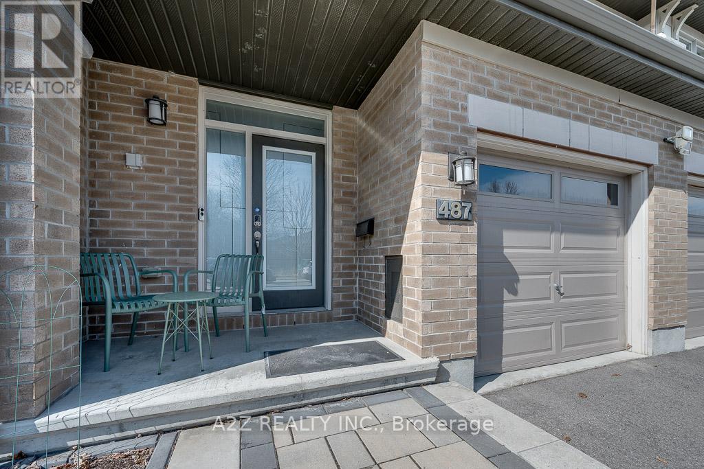 487 Markdale Terrace, Ottawa, Ontario  K1X 0B5 - Photo 3 - X12980520
