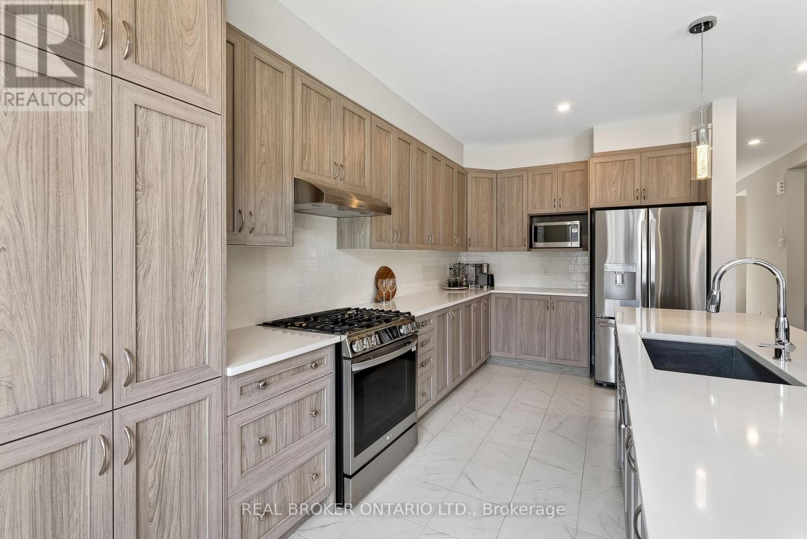 548 Anchor Circle, Ottawa, Ontario  K2B 7Z5 - Photo 11 - X12980536