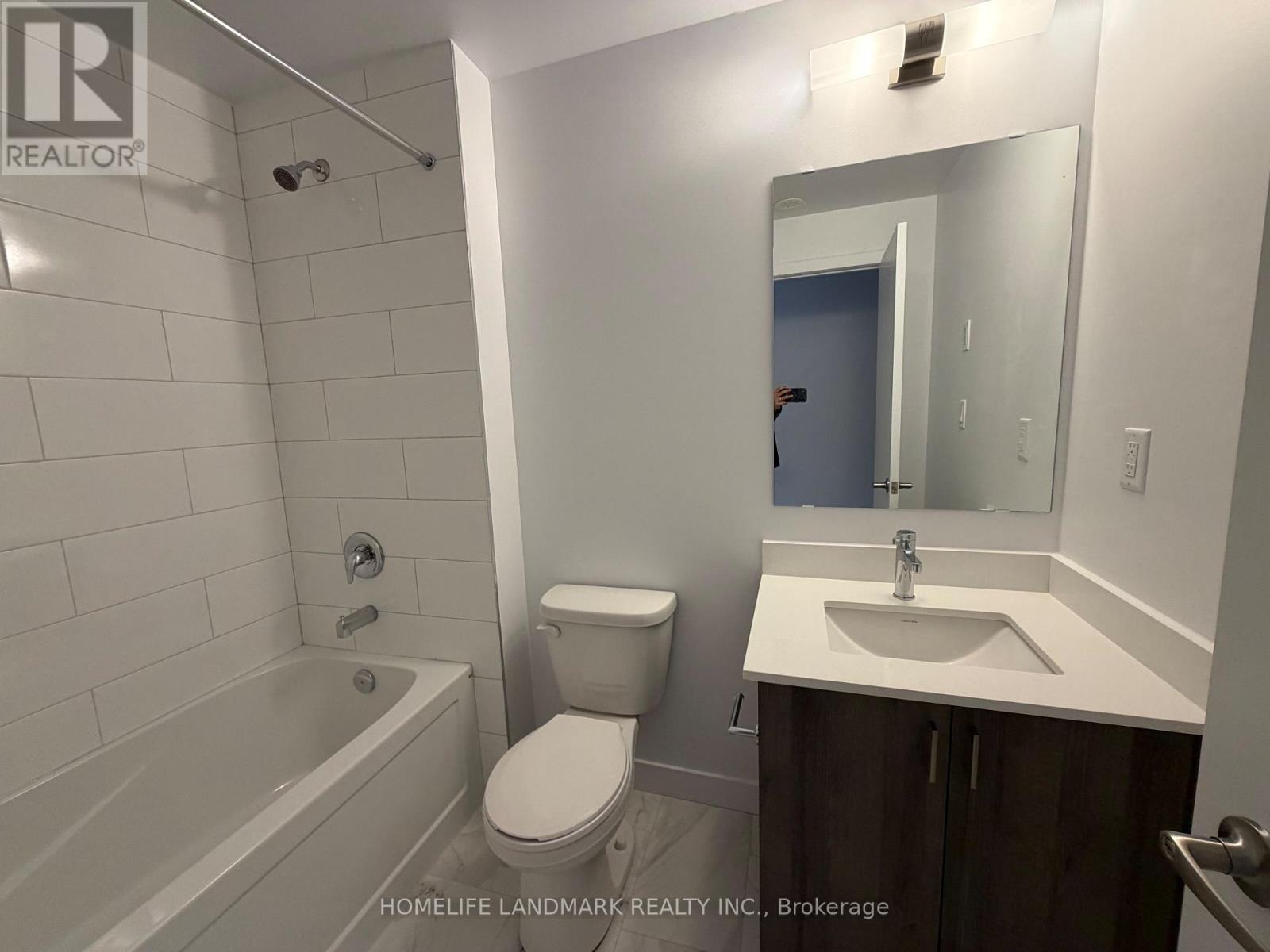 318 - 5 Bancroft Lane, Richmond Hill, Ontario  L4E 1M1 - Photo 5 - N12980514