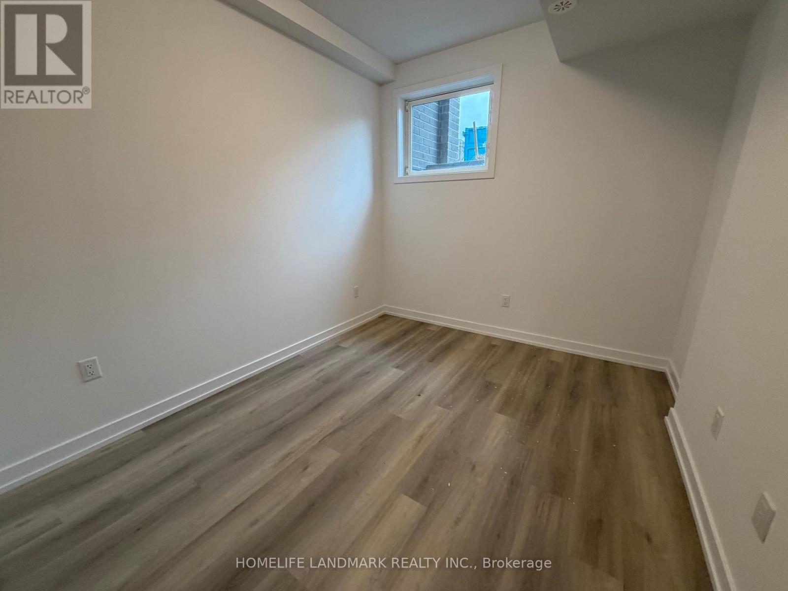 319 - 5 Bancroft Lane, Richmond Hill, Ontario  L4E 1M1 - Photo 4 - N12980524