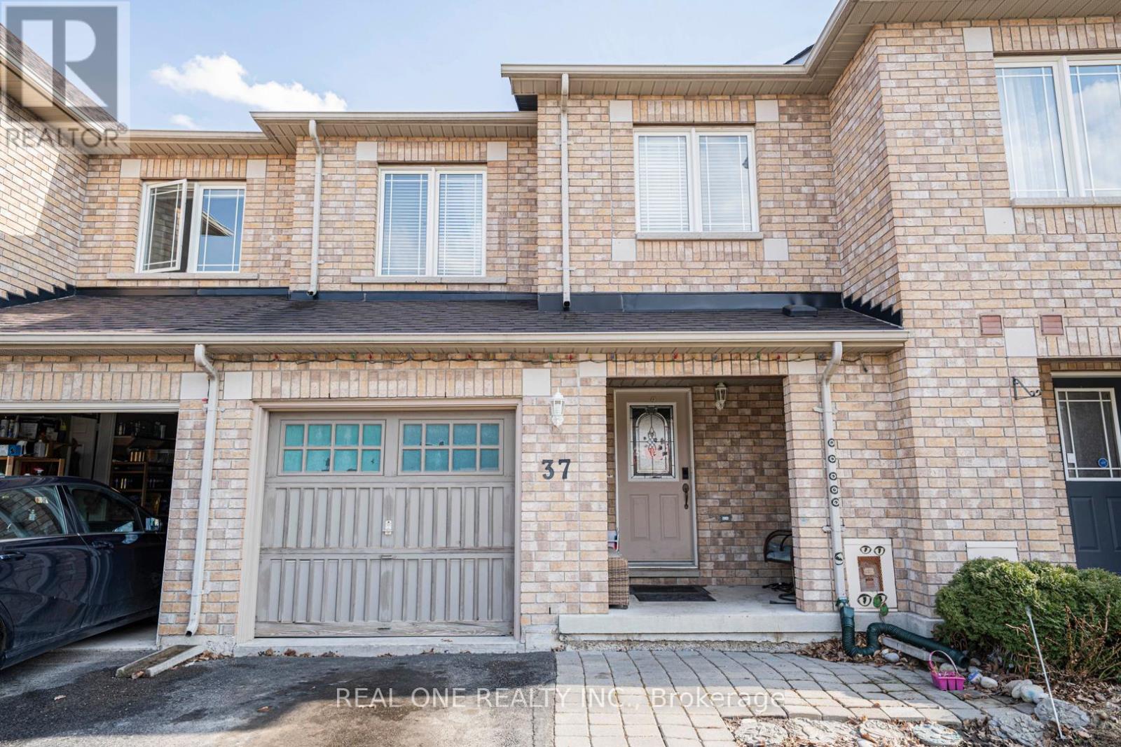 37 Bilbrough Street, Aurora, Ontario  L4G 7W3 - Photo 2 - N12980528