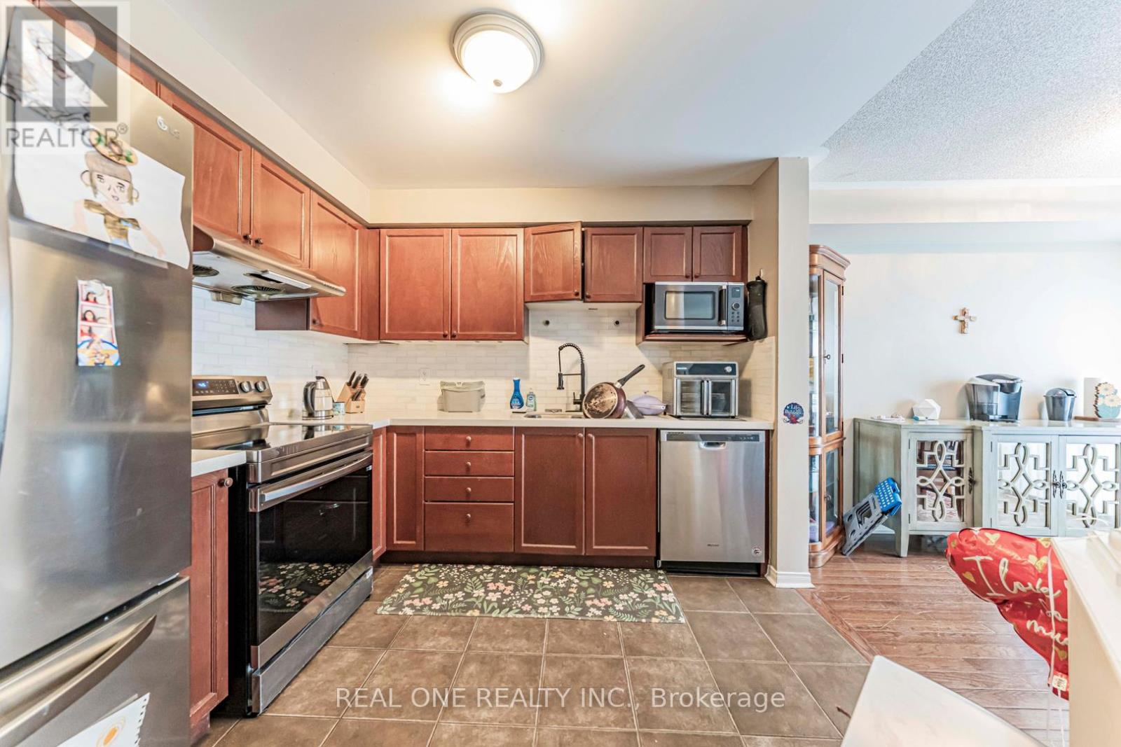 37 Bilbrough Street, Aurora, Ontario  L4G 7W3 - Photo 5 - N12980528