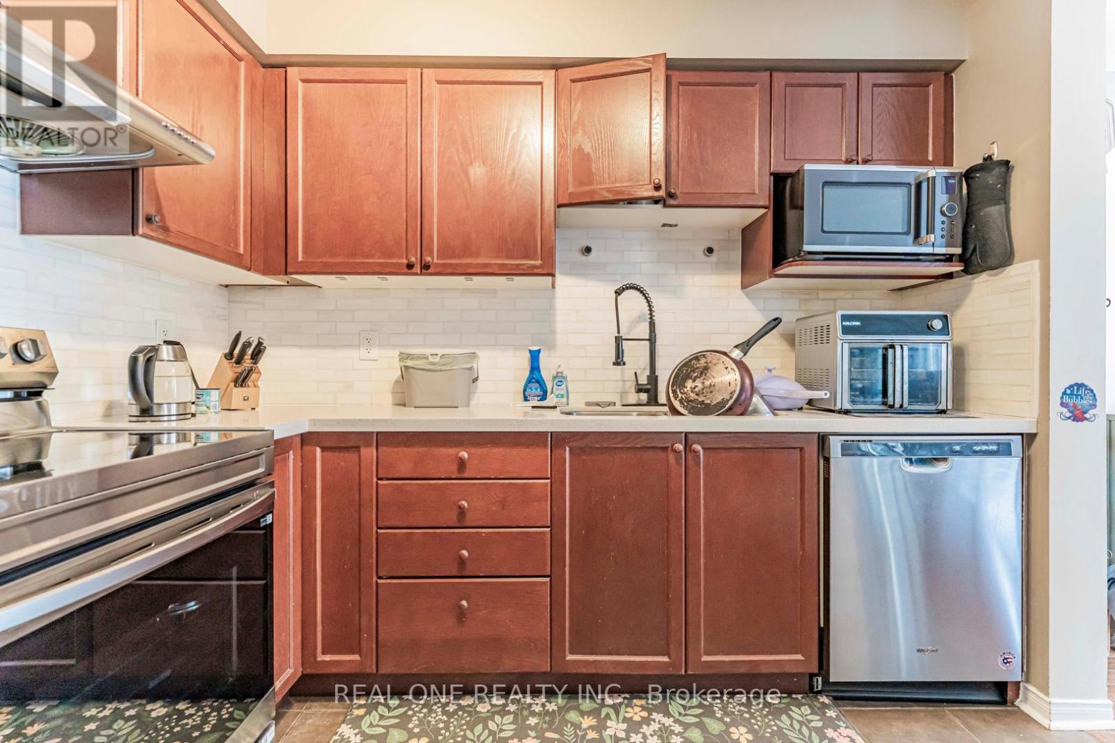 37 Bilbrough Street, Aurora, Ontario  L4G 7W3 - Photo 8 - N12980528