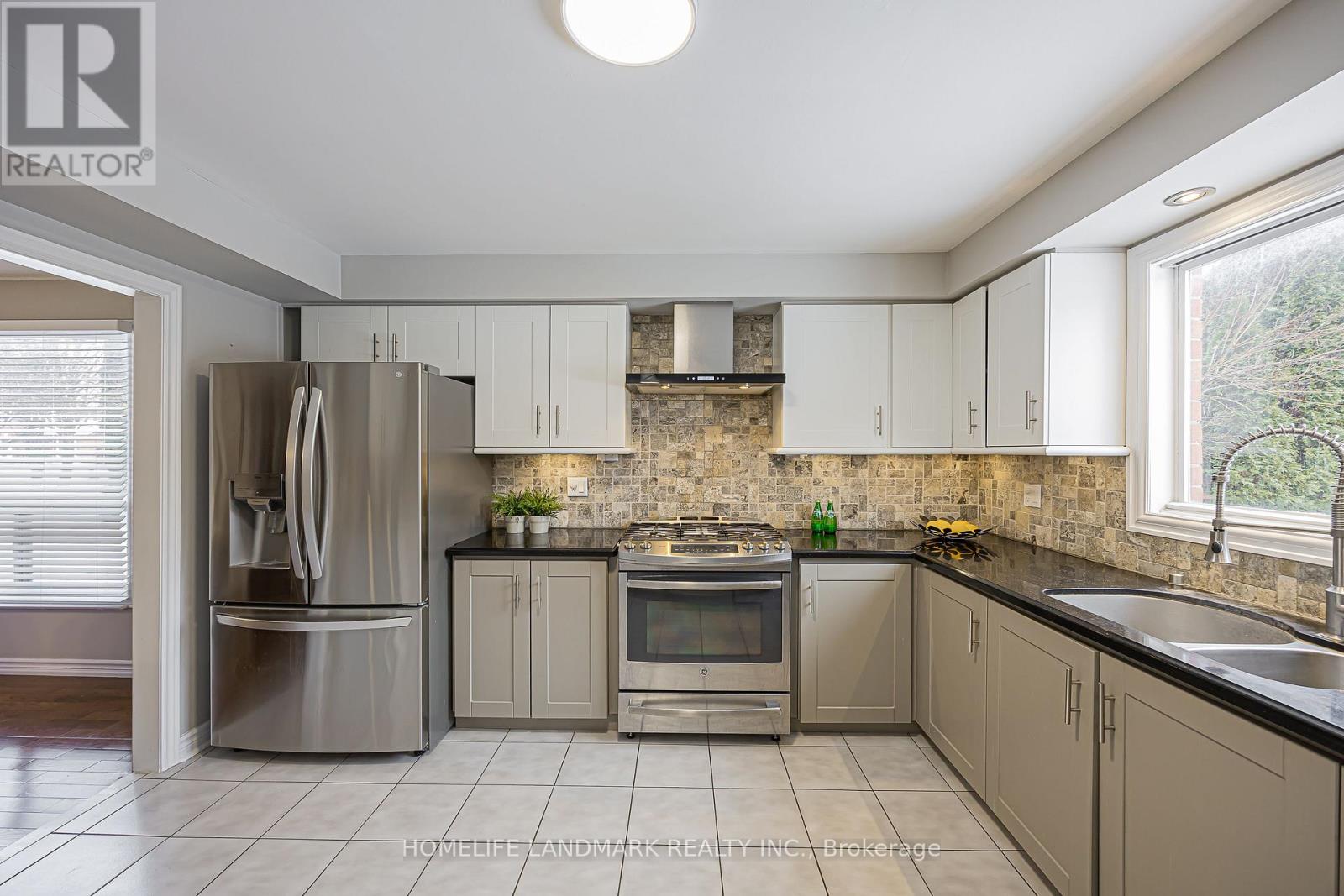 246 Jelley Avenue, Newmarket, Ontario  L3X 1S6 - Photo 15 - N12980544