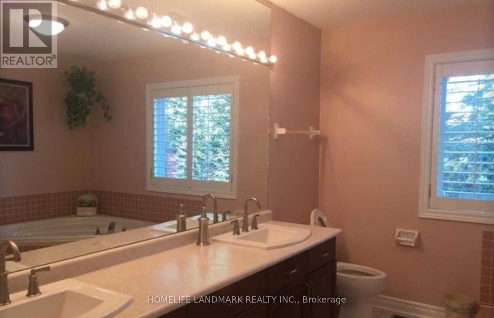 705 Gagnon Place, Newmarket, Ontario  L3X 1V8 - Photo 11 - N12980554