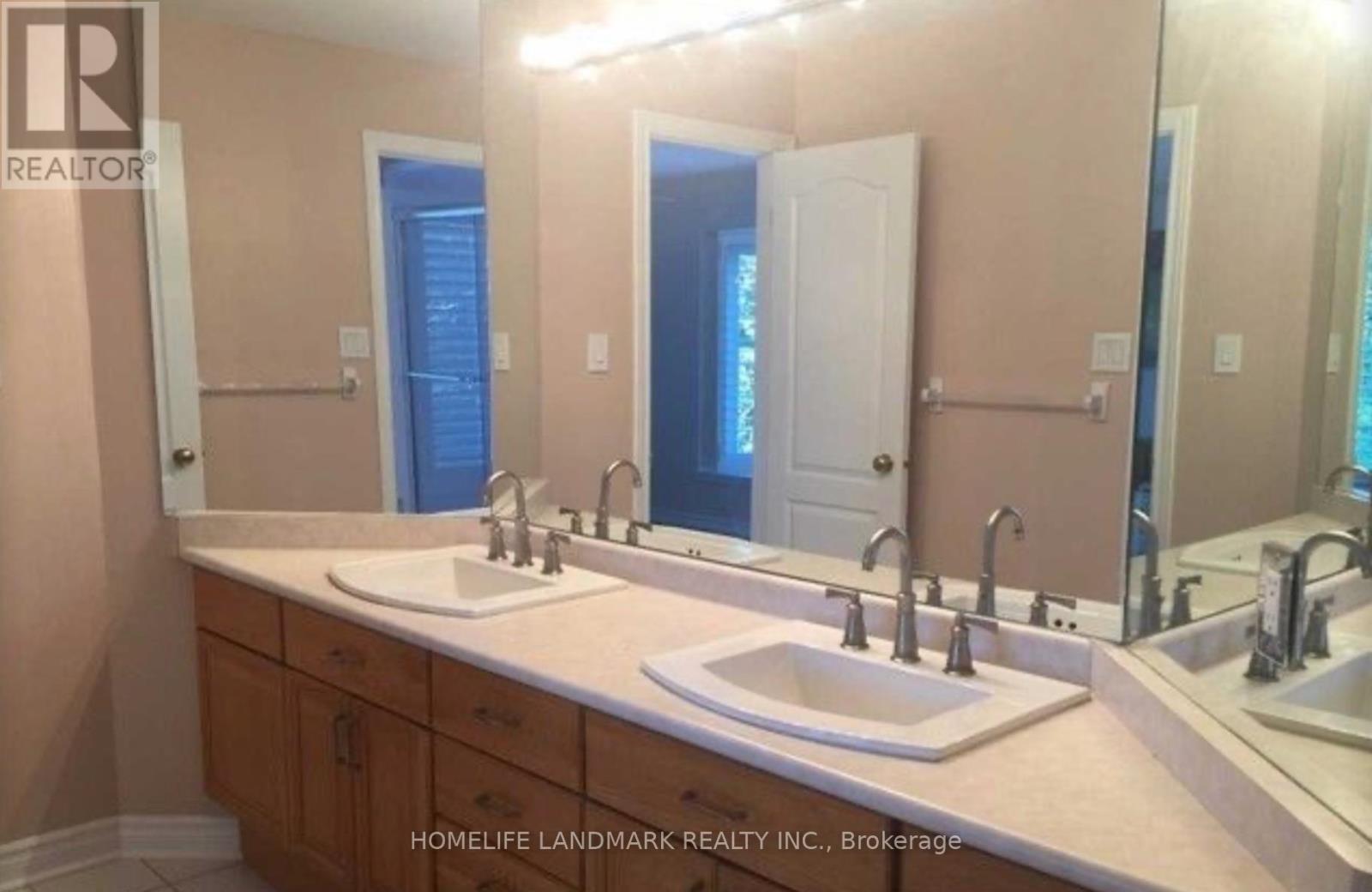 705 Gagnon Place, Newmarket, Ontario  L3X 1V8 - Photo 13 - N12980554