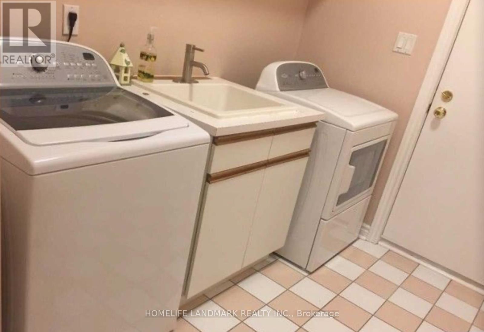 705 Gagnon Place, Newmarket, Ontario  L3X 1V8 - Photo 16 - N12980554