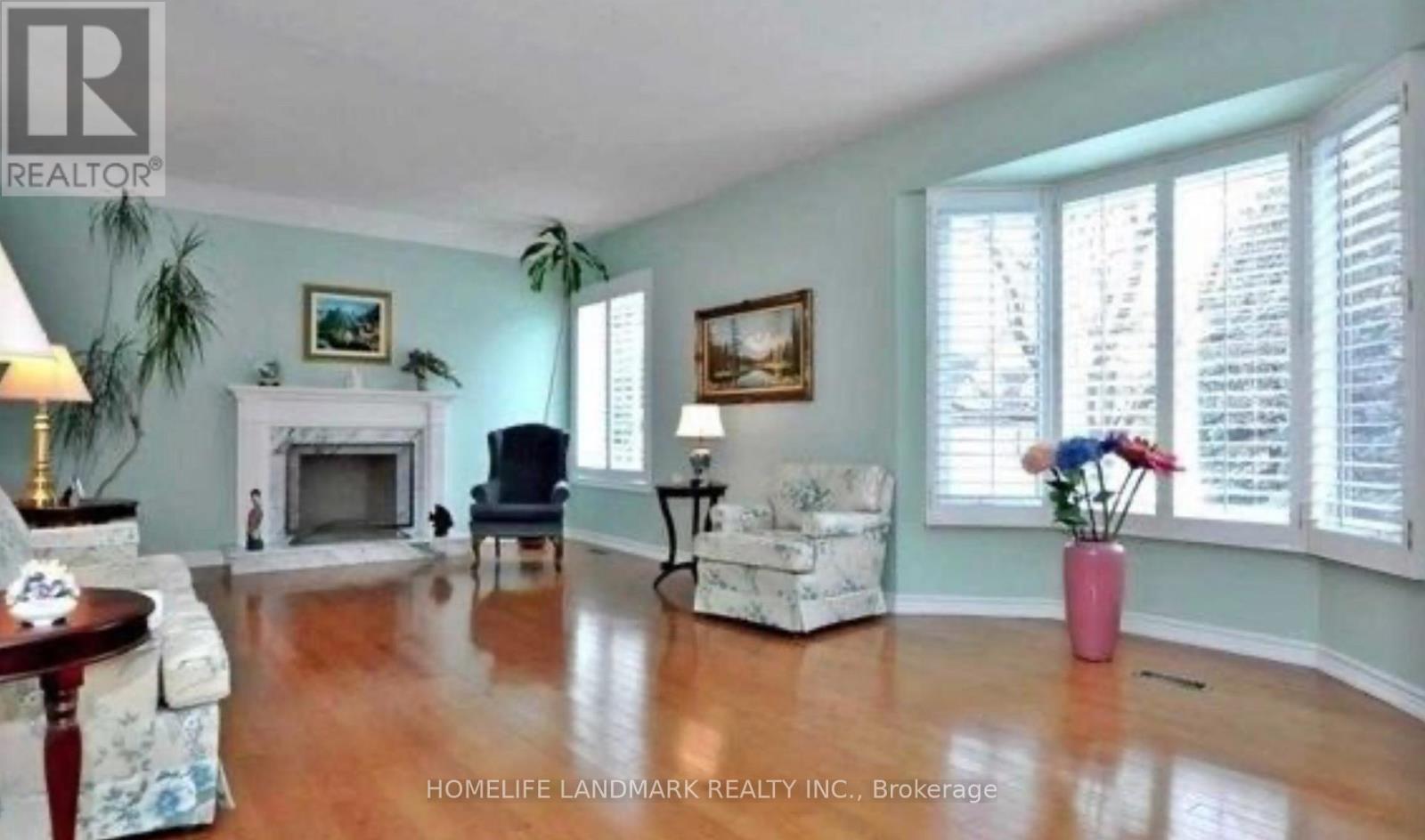 705 Gagnon Place, Newmarket, Ontario  L3X 1V8 - Photo 4 - N12980554