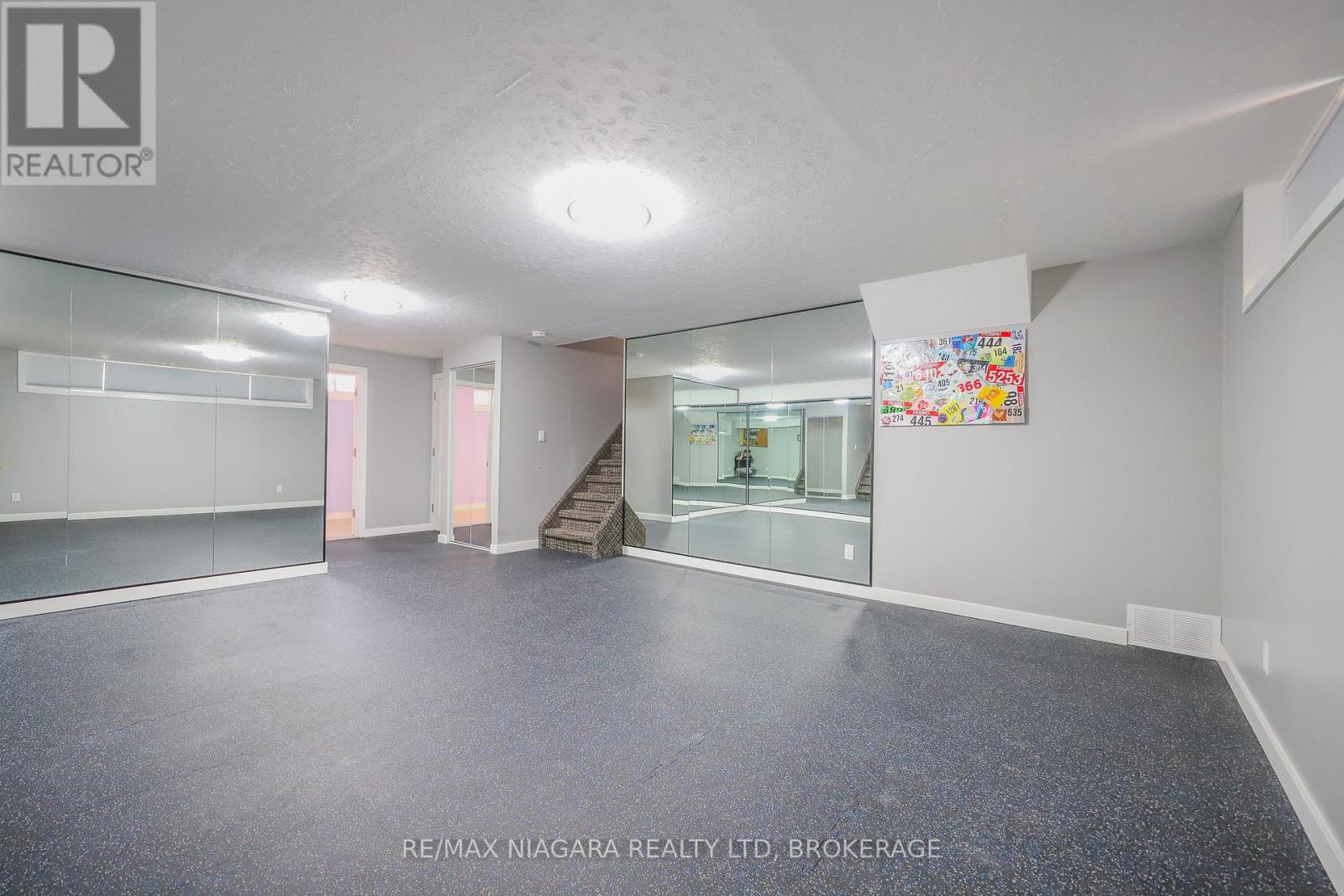 21 Jessica Drive, St. Catharines, Ontario  L2M 6V9 - Photo 20 - X12934728