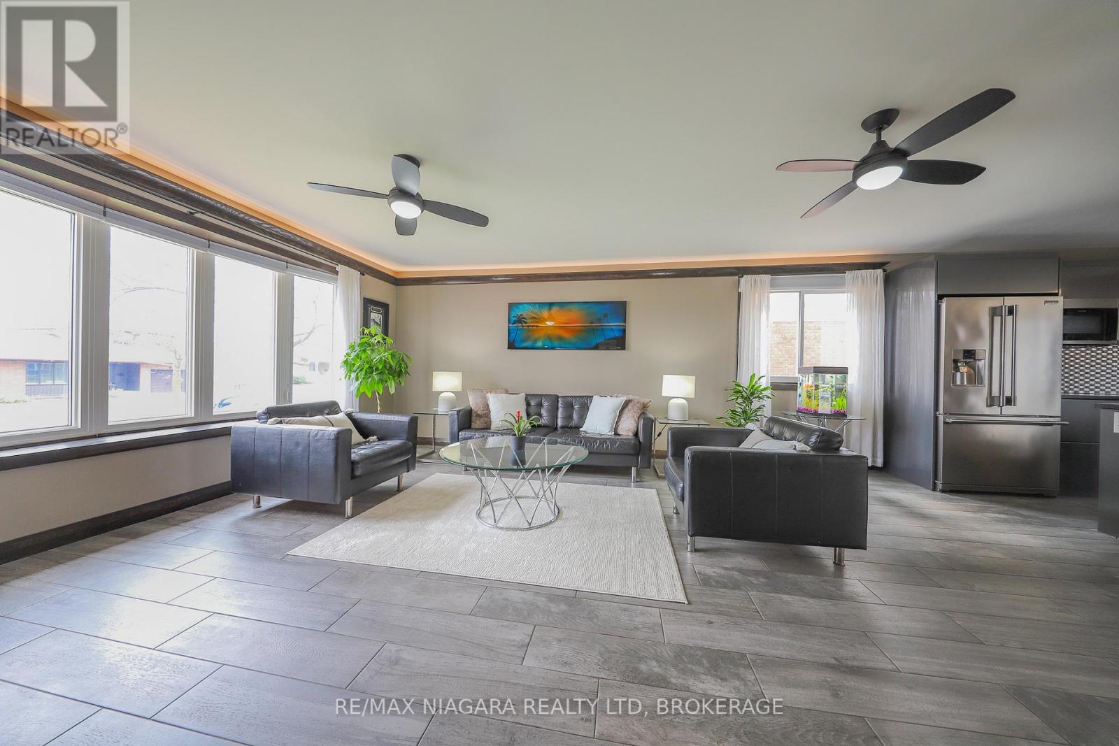 21 Jessica Drive, St. Catharines, Ontario  L2M 6V9 - Photo 4 - X12934728