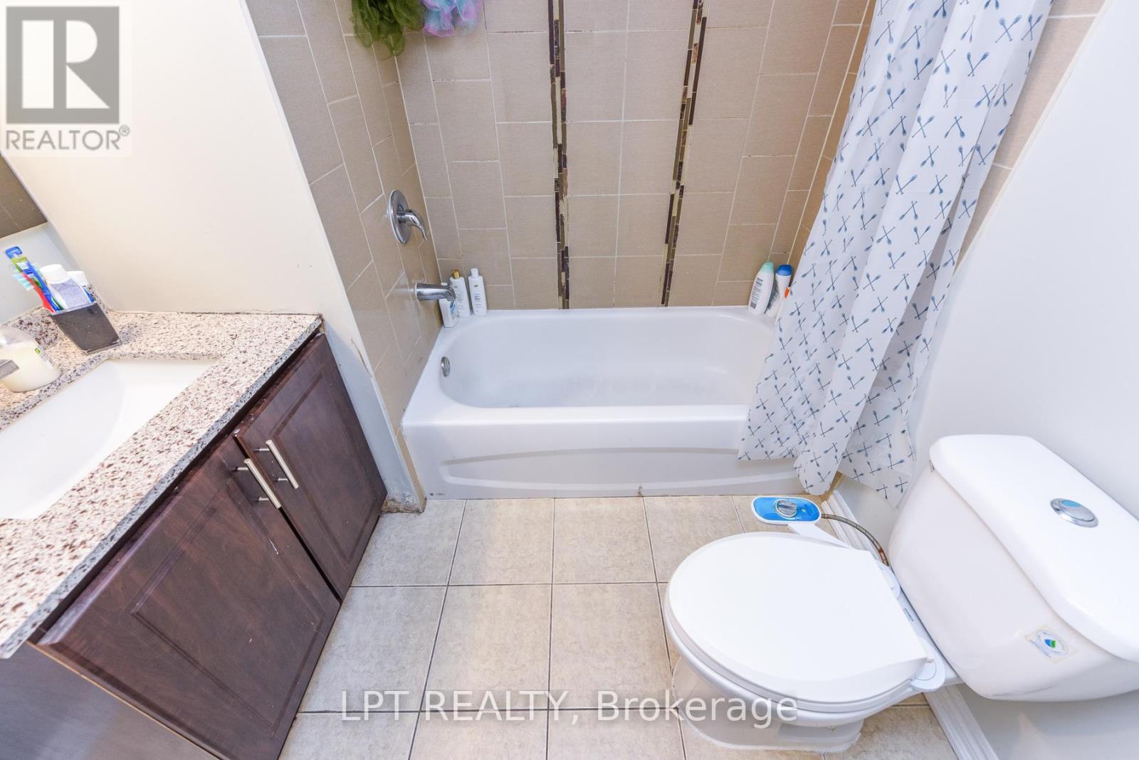 7 Chapparal Drive, Brampton, Ontario  L6R 3C5 - Photo 37 - W12980530