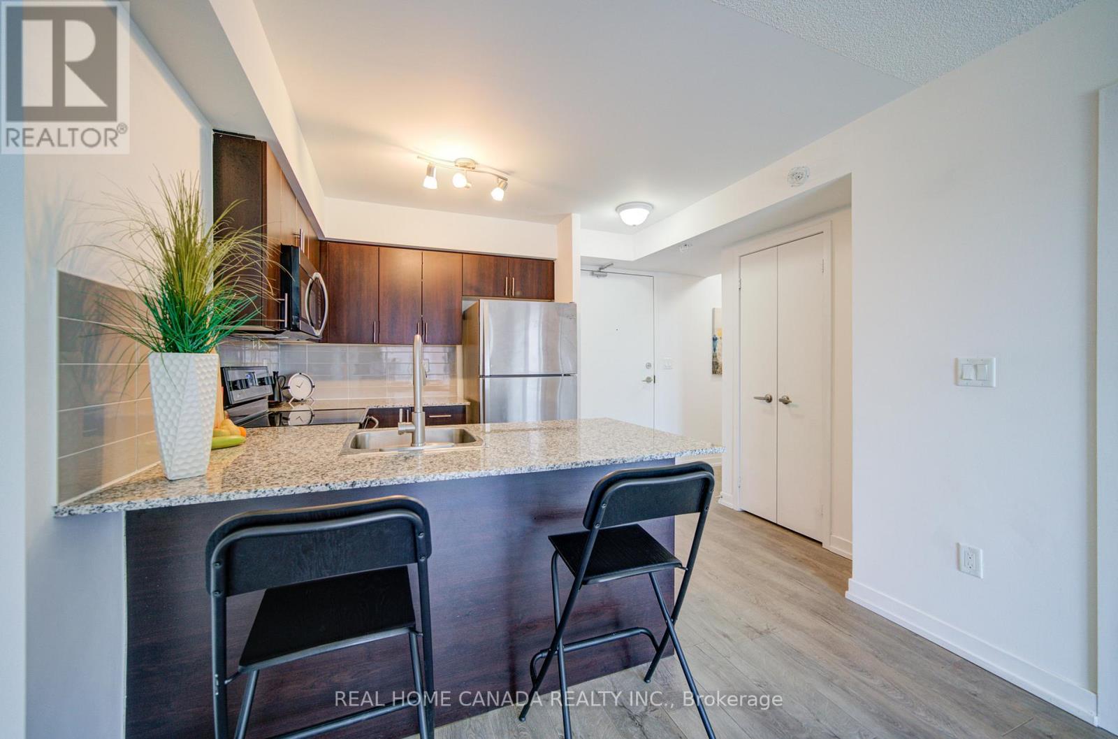 1803 - 1410 Dupont Road, Toronto, Ontario  P1B 8Z4 - Photo 15 - W12980542