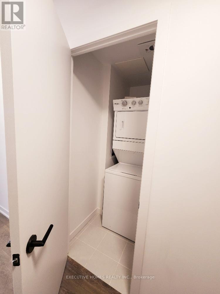 4878 Powers Common, Burlington, Ontario  L7M 0W7 - Photo 6 - W12980546