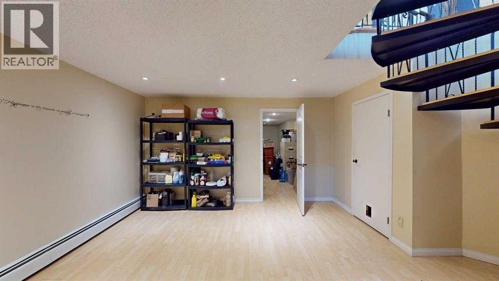 185 Oaks Bay, Fort Mcmurray, Alberta  T9K 1P9 - Photo 32 - A2292478