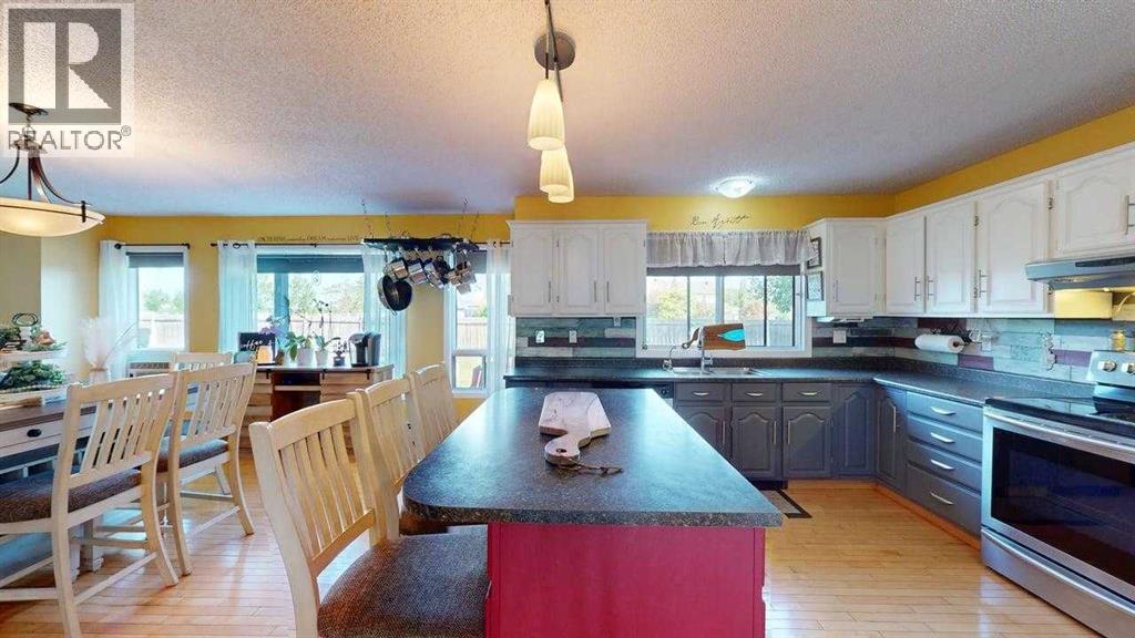 185 Oaks Bay, Fort Mcmurray, Alberta  T9K 1P9 - Photo 9 - A2292478