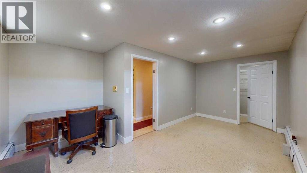 185 Oaks Bay, Fort Mcmurray, Alberta  T9K 1P9 - Photo 29 - A2292478