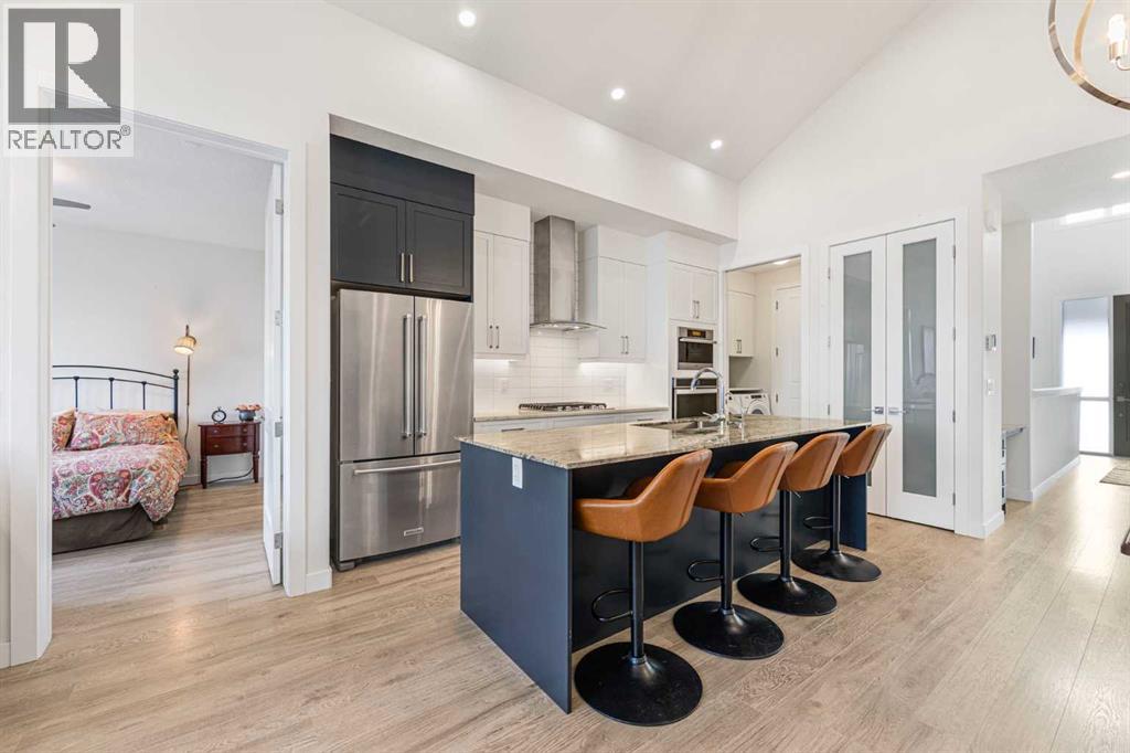 12572 Crestmont Boulevard Sw, Calgary, Alberta  T3B 6J5 - Photo 4 - A2291827