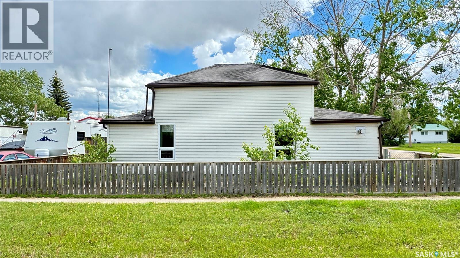 209 1st Street E, Dinsmore, Saskatchewan  S0L 0T0 - Photo 2 - SK032521