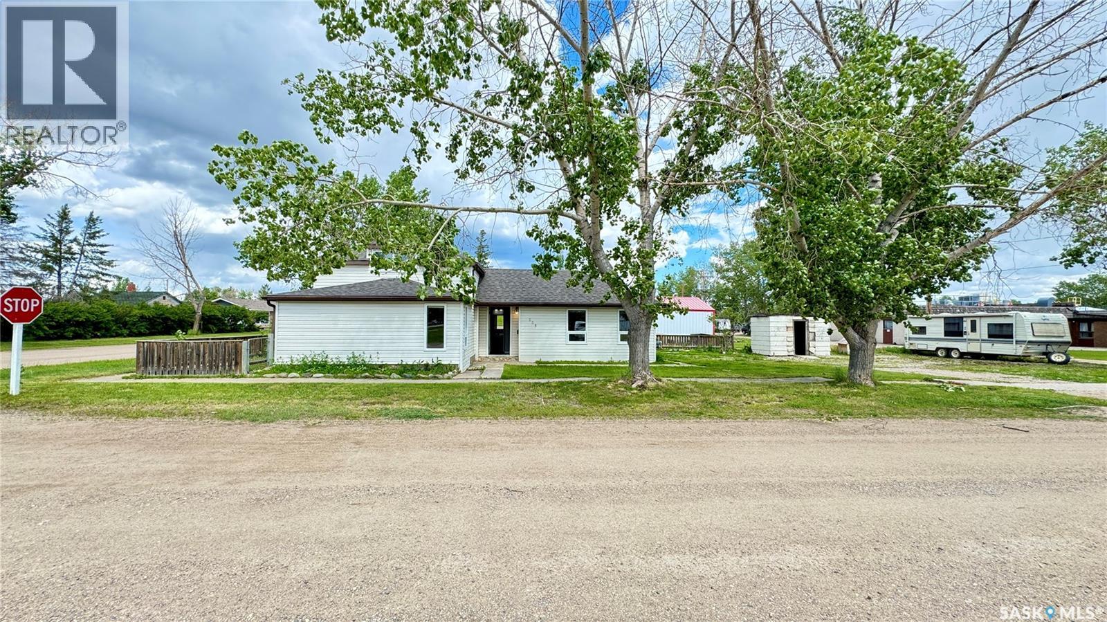 209 1st Street E, Dinsmore, Saskatchewan  S0L 0T0 - Photo 7 - SK032521