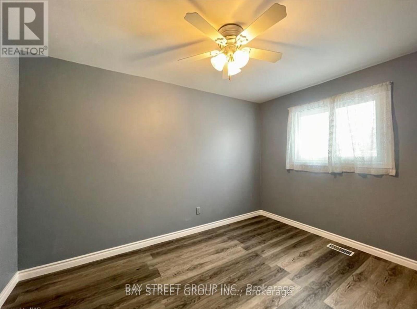 6852 Hagar Avenue, Niagara Falls, Ontario  L2G 5M7 - Photo 10 - X12980518