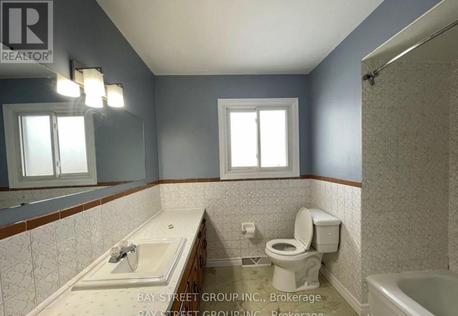 6852 Hagar Avenue, Niagara Falls, Ontario  L2G 5M7 - Photo 11 - X12980518