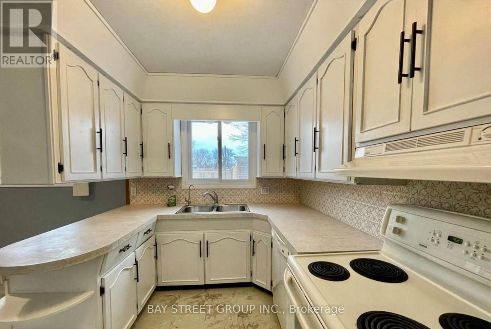 6852 Hagar Avenue, Niagara Falls, Ontario  L2G 5M7 - Photo 4 - X12980518