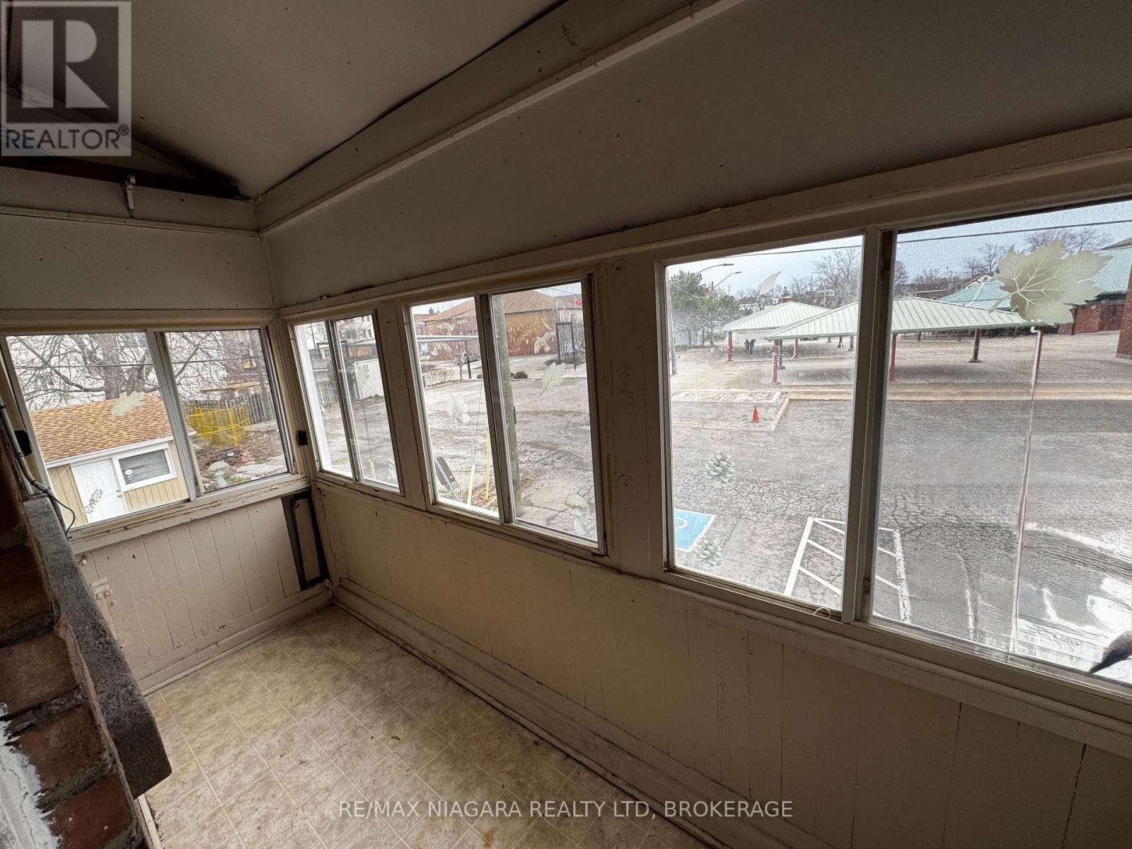 34 Avenue Place, Welland, Ontario  L3B 4B1 - Photo 17 - X12968478