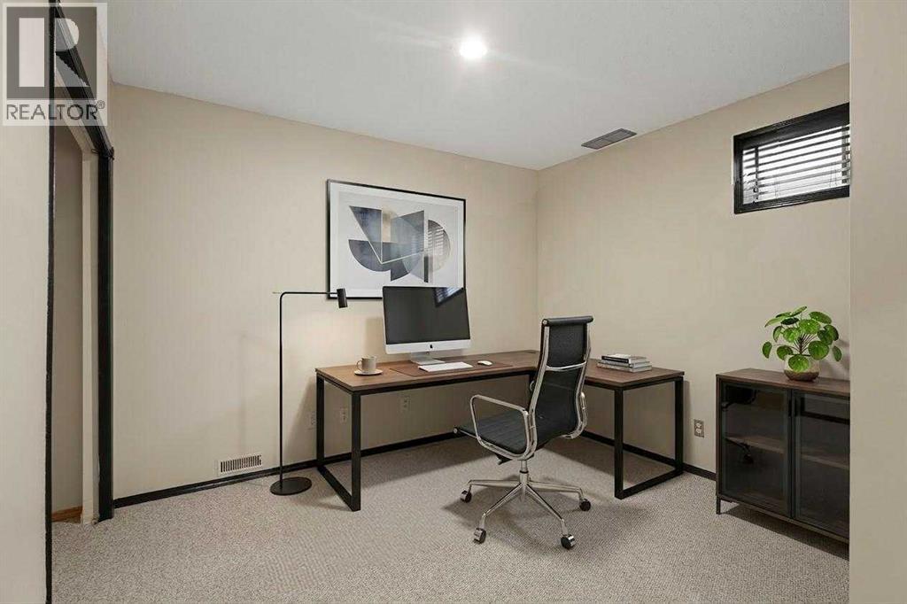 118 Sienna Hills Drive Sw, Calgary, Alberta  T3H 2C8 - Photo 21 - A2293951