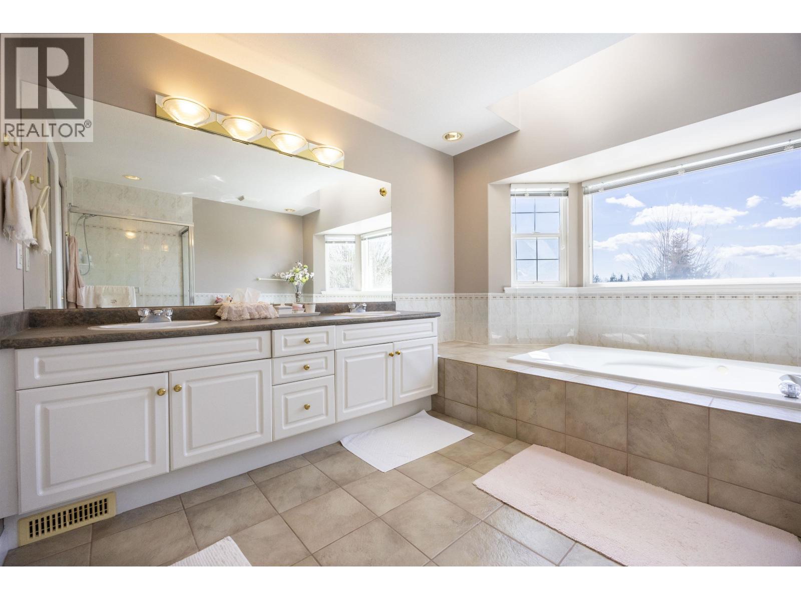 2551 Sapphire Place, Coquitlam, British Columbia V3E 2Z1 - Photo 17 - R3109064