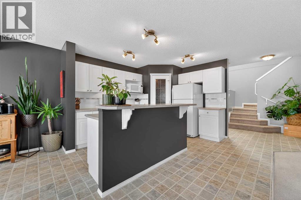 210 West Creek Bay, Chestermere, Alberta  T1X 1P6 - Photo 10 - A2297422