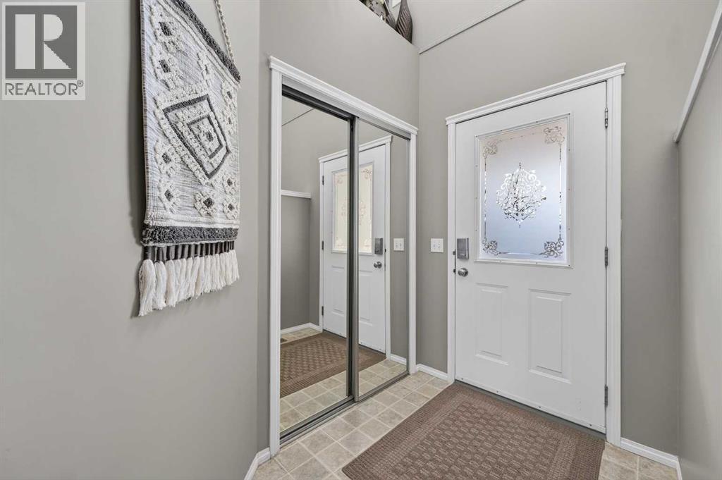 210 West Creek Bay, Chestermere, Alberta  T1X 1P6 - Photo 3 - A2297422