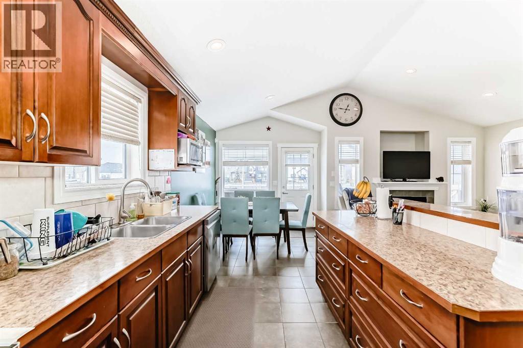 172 Sunset Heights, Crossfield, Alberta  T0M 0S0 - Photo 7 - A2299529