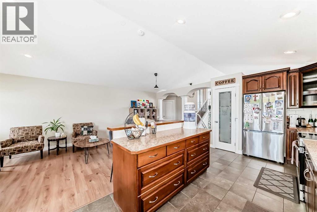 172 Sunset Heights, Crossfield, Alberta  T0M 0S0 - Photo 6 - A2299529