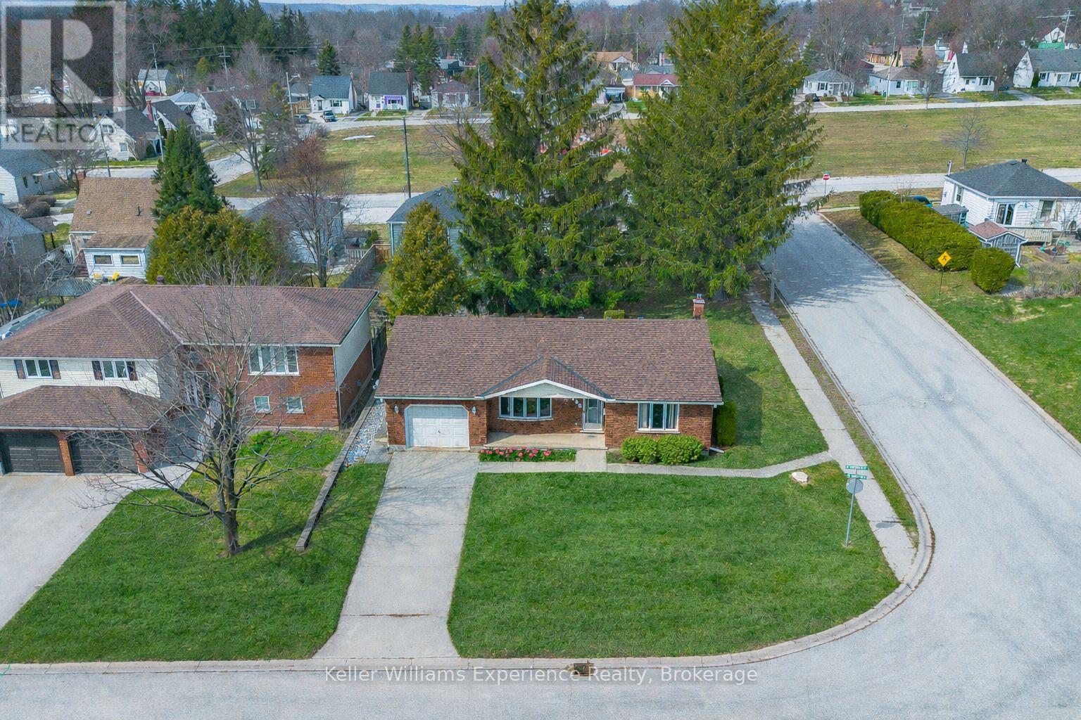 498 8th Avenue E, Owen Sound, Ontario  N4K 6S8 - Photo 3 - X12980600