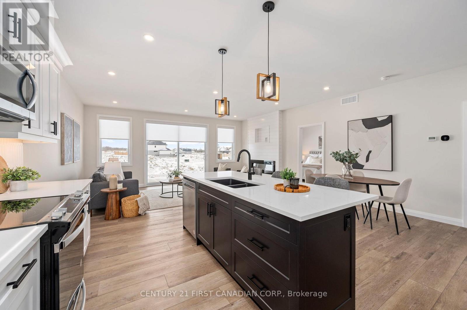 11 - 32 Postma Crescent, North Middlesex, Ontario  N0M 1A0 - Photo 11 - X12980634