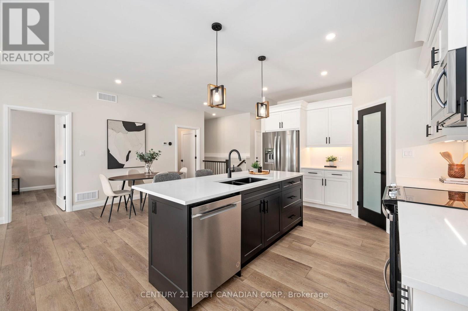 11 - 32 Postma Crescent, North Middlesex, Ontario  N0M 1A0 - Photo 14 - X12980634