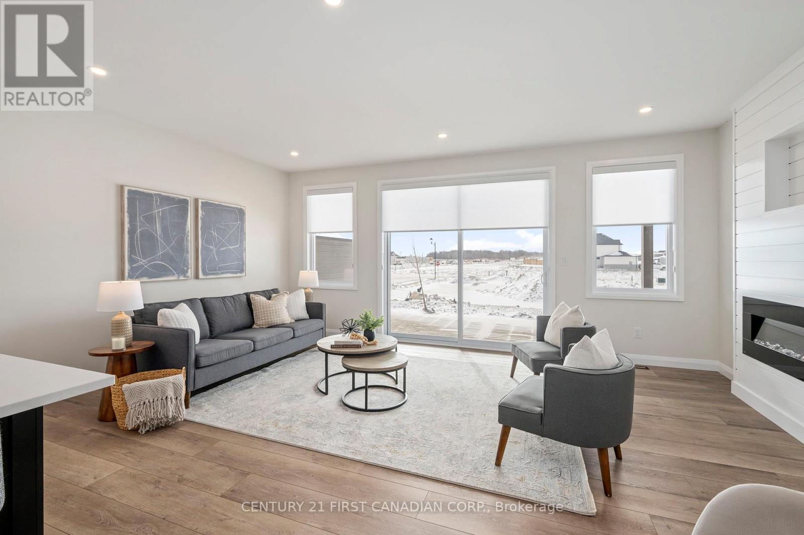 11 - 32 Postma Crescent, North Middlesex, Ontario  N0M 1A0 - Photo 18 - X12980634