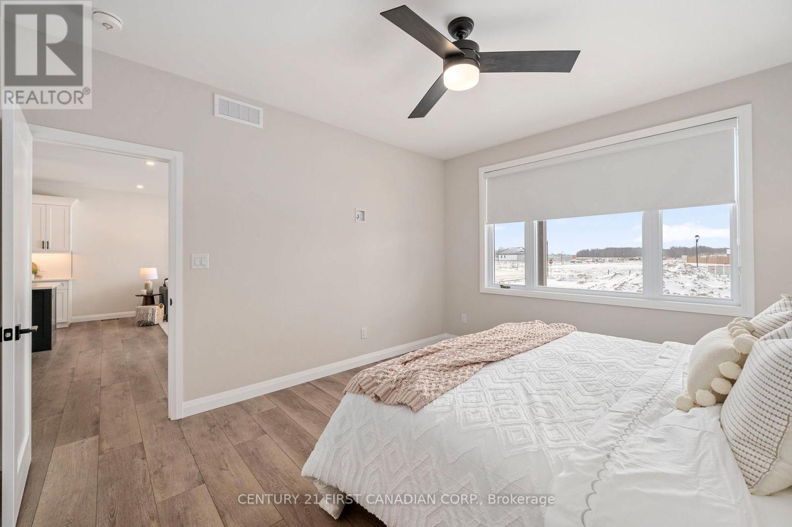 11 - 32 Postma Crescent, North Middlesex, Ontario  N0M 1A0 - Photo 20 - X12980634