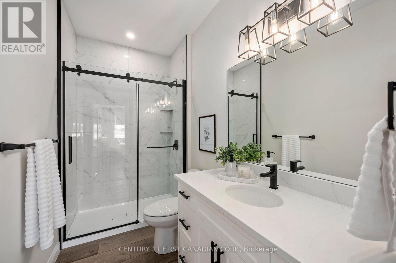 11 - 32 Postma Crescent, North Middlesex, Ontario  N0M 1A0 - Photo 21 - X12980634