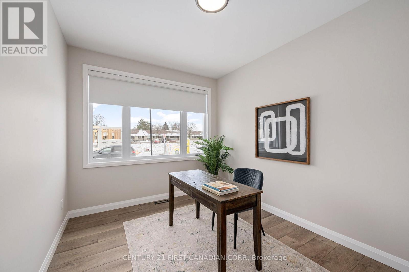 11 - 32 Postma Crescent, North Middlesex, Ontario  N0M 1A0 - Photo 6 - X12980634